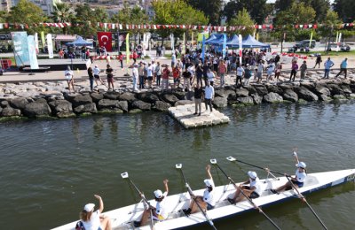 Bayraklı denize açıldı